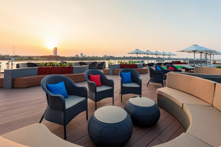 Home 9 Sundeck 7